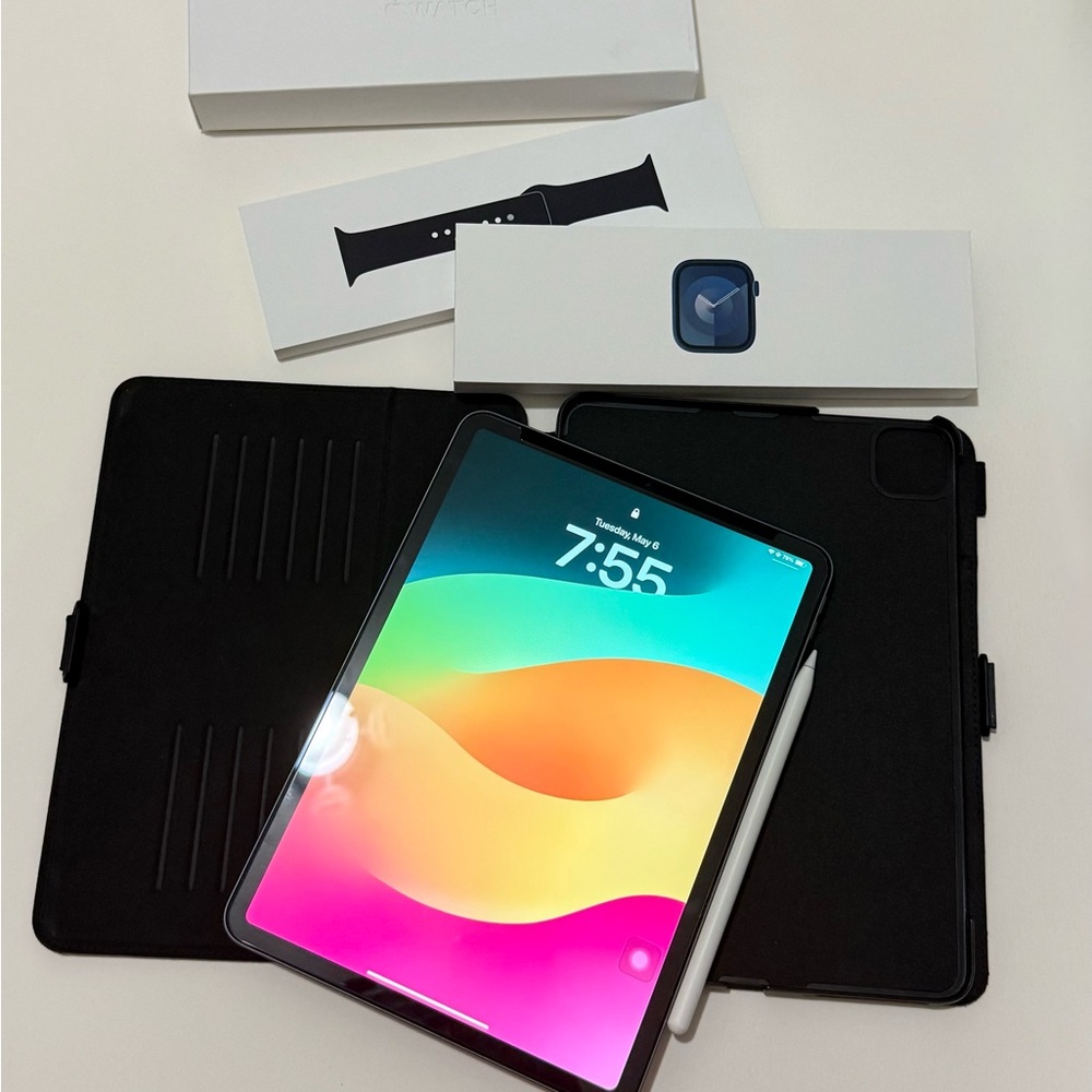 Apple iPad Pro 11 + Apple Watch Series 9 BUNDLE